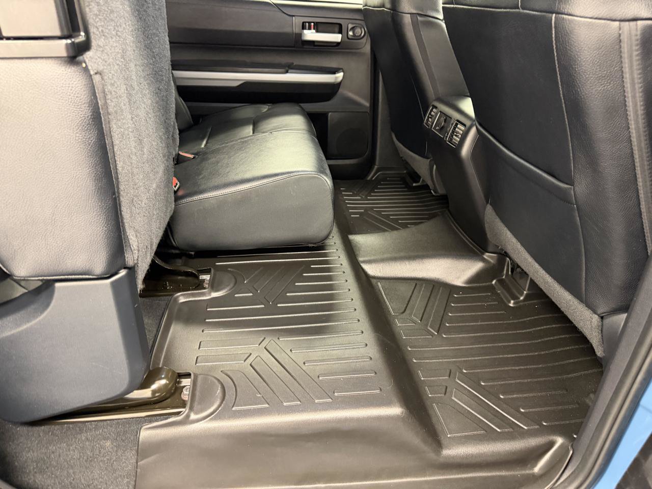 Used 2021 Toyota Tundra SR5 w/ SR5 Leather Package AWD/4WD image 19