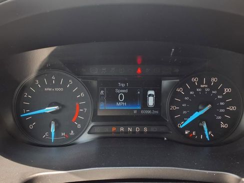 Used 2019 Ford Explorer XLT image 30