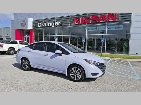 Used 2025 Nissan Versa SV w/ Trunk Package image 38