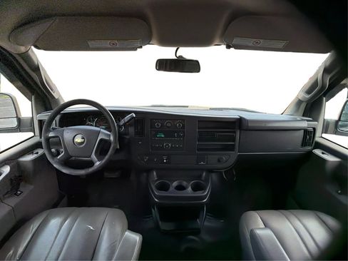 Used 2017 Chevrolet Express 2500 RWD image 26