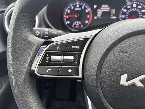 Used 2024 Kia Forte LXS w/ LXS Technology Package image 16