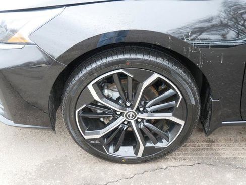 Certified 2023 Nissan Altima 2.5 SR w/ SR Premium Package image 9