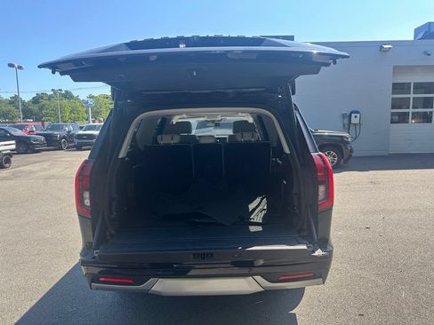 Used 2025 Ford Expedition Max Platinum w/ Driver's Package AWD/4WD image 8