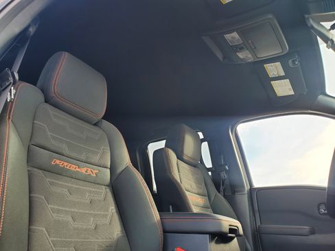 Used 2022 Nissan Frontier PRO-4X image 50