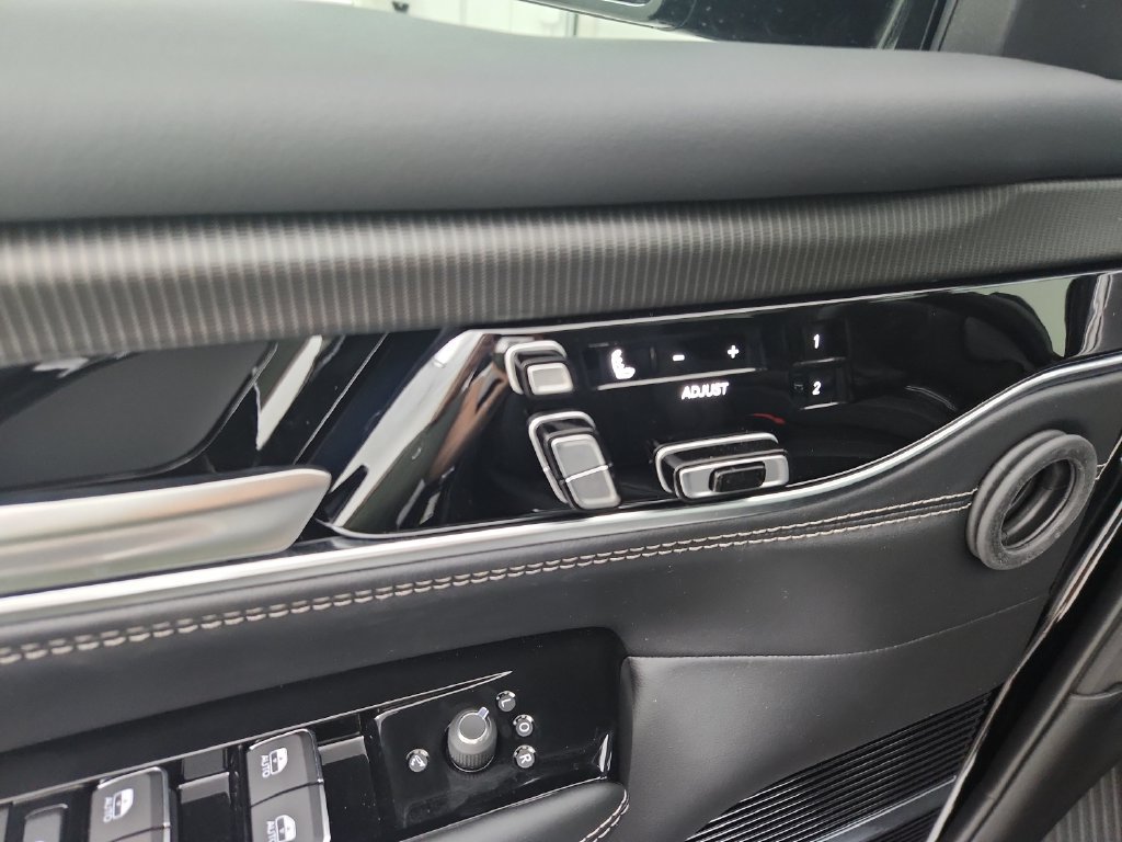 New 2026 Jeep Grand Wagoneer L Summit AWD/4WD image 19