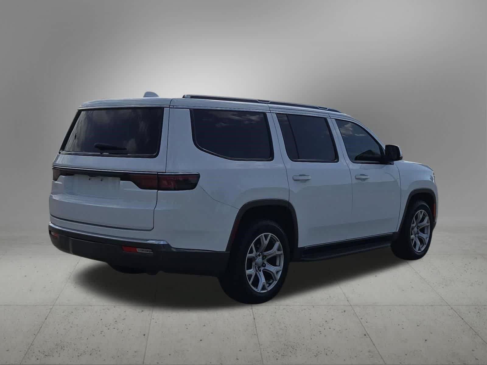 Used 2022 Jeep Wagoneer Series II RWD image 6