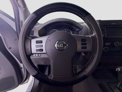 Used 2015 Nissan Frontier SL RWD image 14