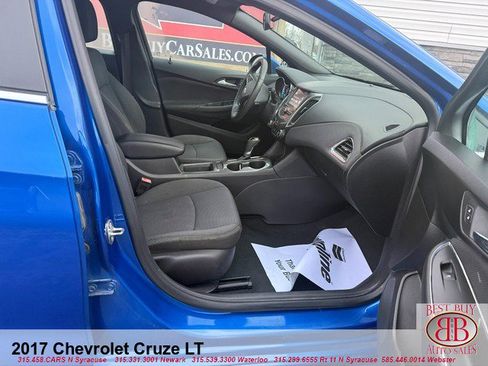 Used 2017 Chevrolet Cruze LT w/ Convenience Package image 12