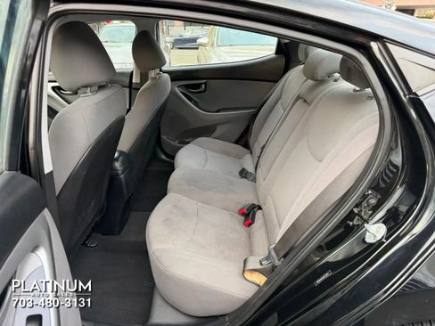 Used 2016 Hyundai Elantra SE image 12