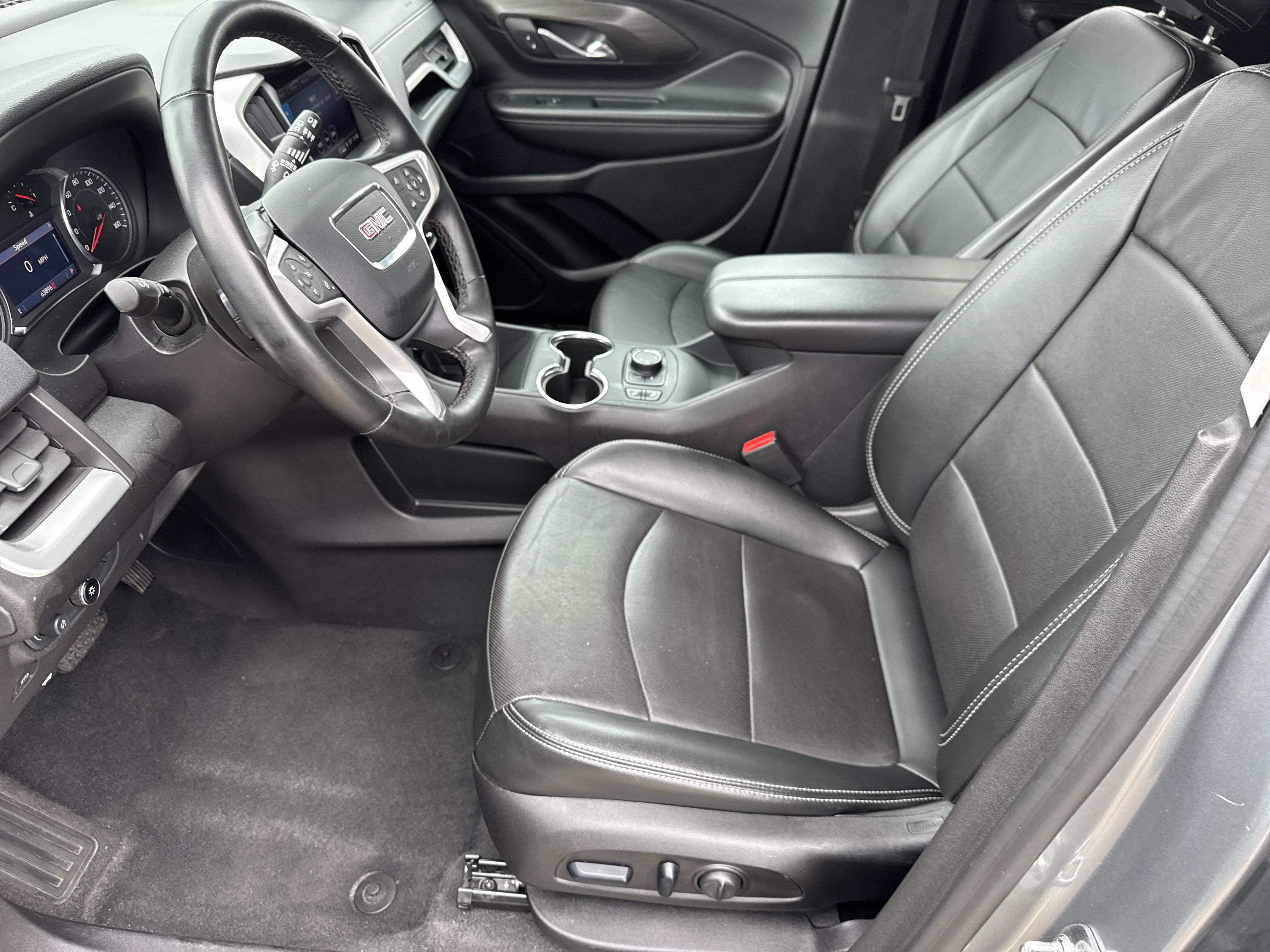 Used 2024 GMC Terrain SLT AWD/4WD image 5