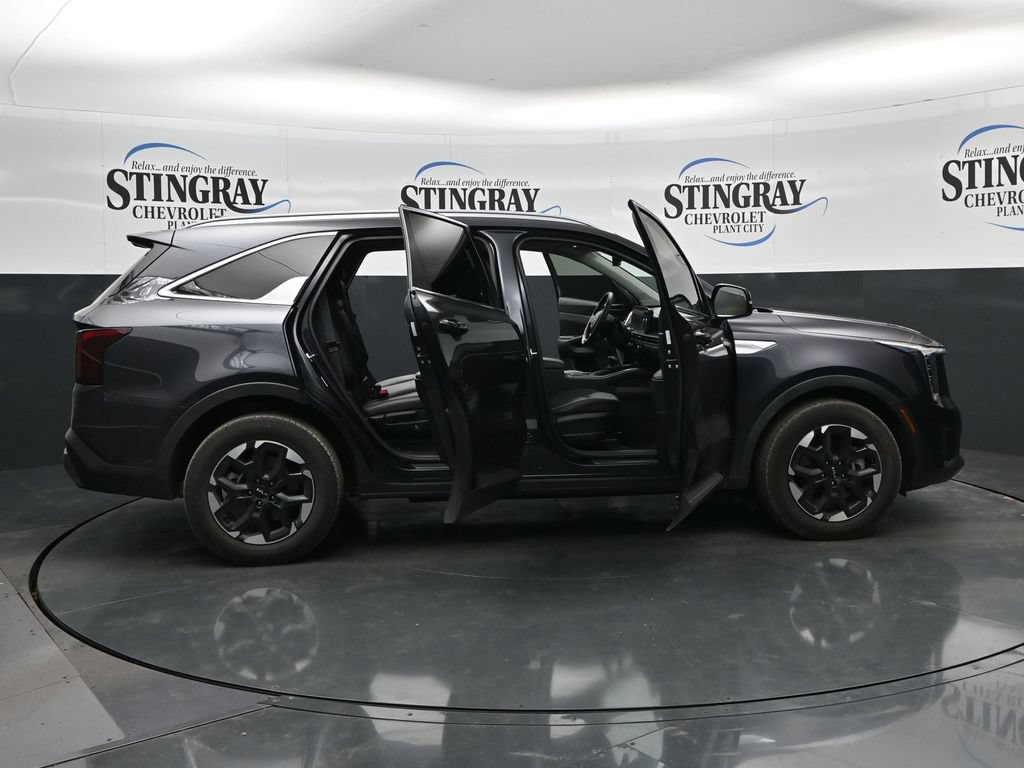 Used 2025 Kia Sorento S w/ Panoramic Sunroof Package FWD image 36