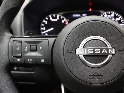 Used 2022 Nissan Rogue SV image 24