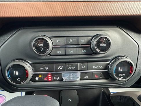 New 2024 Ford Bronco Outer Banks w/ Sasquatch Package image 20