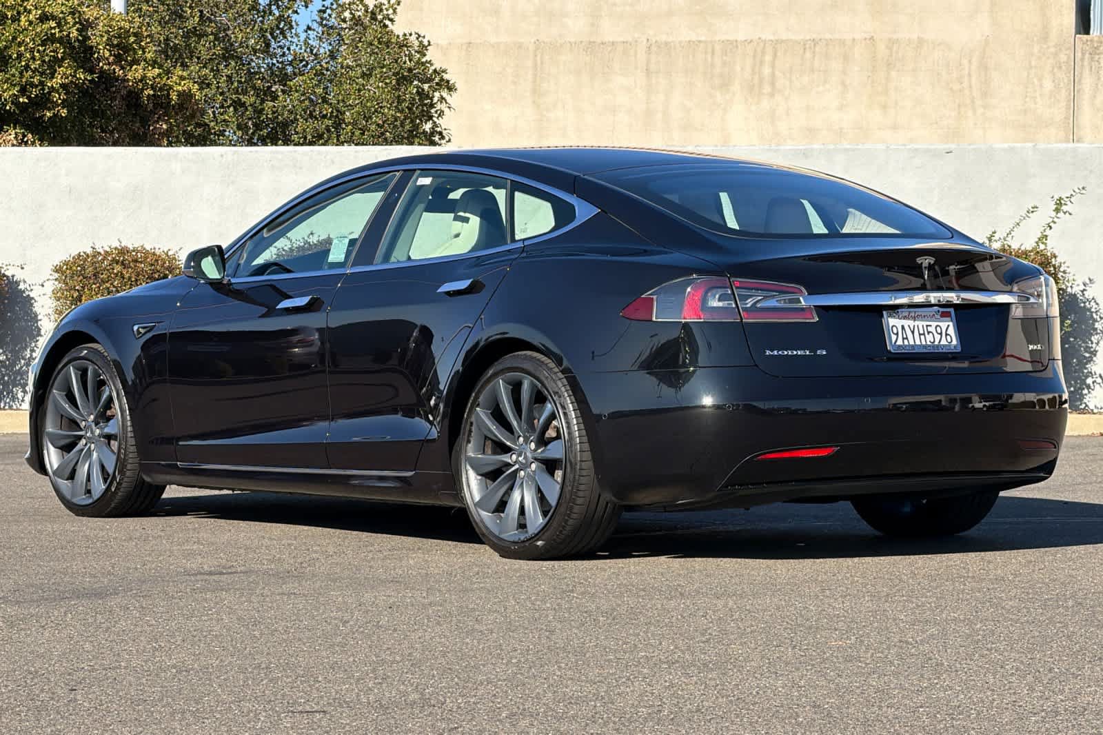 Used 2017 Tesla Model S AWD image 7