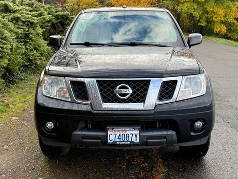 Used 2018 Nissan Frontier SV image 4