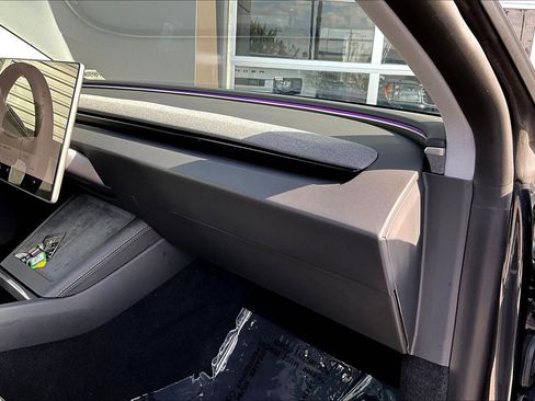 Used 2025 Tesla Model 3 Long Range image 15