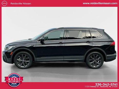 Used 2022 Volkswagen Tiguan SE image 2