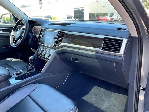 Used 2023 Volkswagen Atlas SE AWD/4WD image 13
