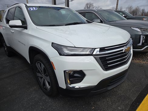 Used 2023 Chevrolet Traverse LT w/ LT Premium Package image 1
