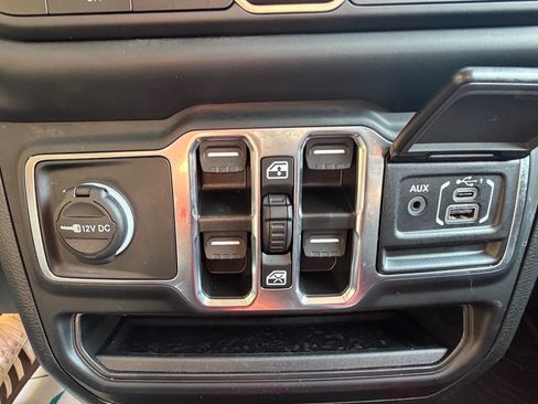 Used 2023 Jeep Gladiator Sport AWD/4WD image 45