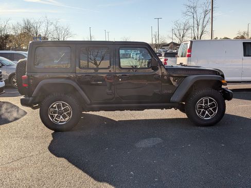 Used 2024 Jeep Wrangler Unlimited Rubicon image 10