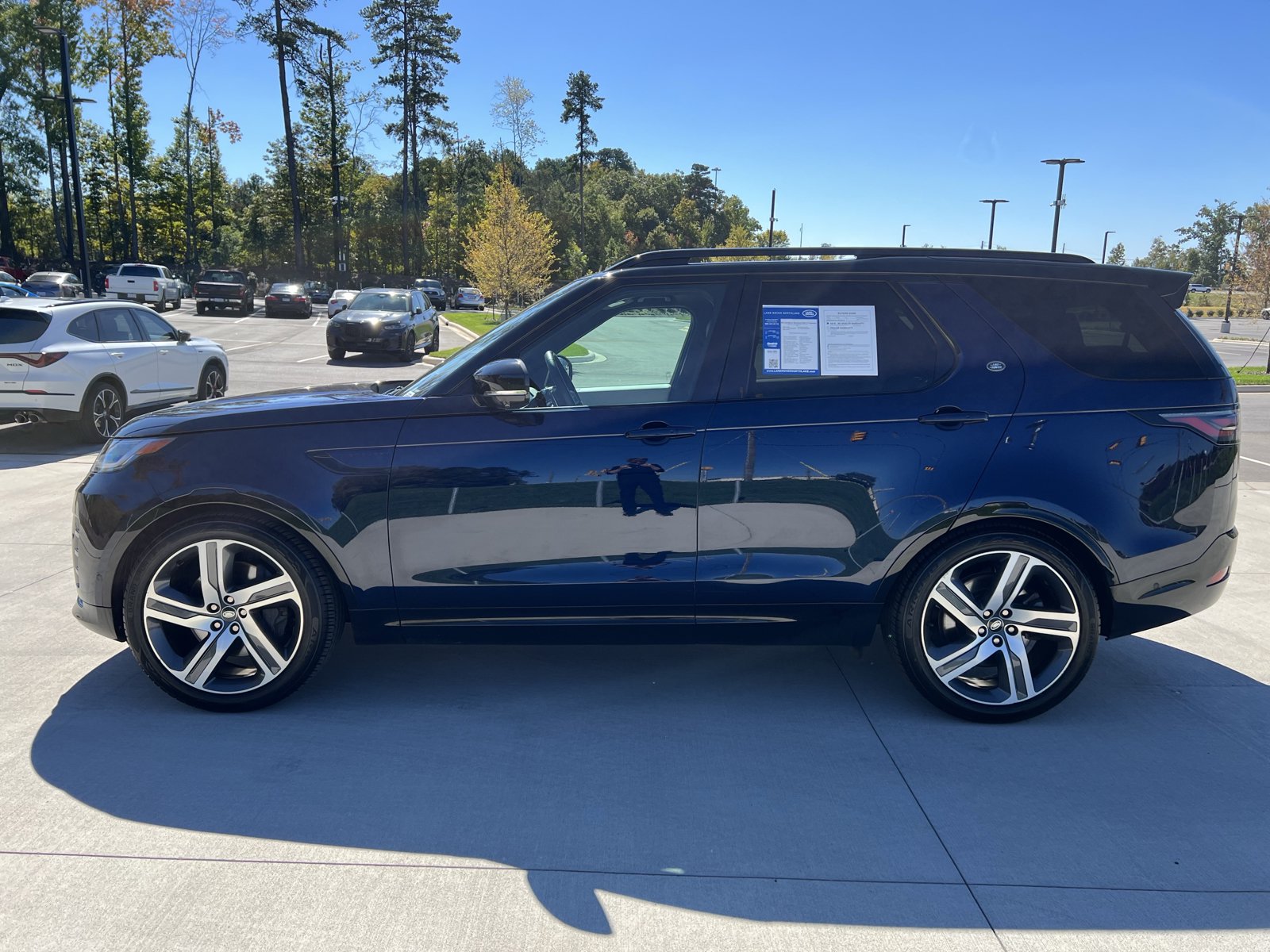 Used 2023 Land Rover Discovery S R-Dynamic AWD/4WD image 5