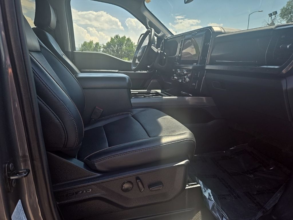 Used 2026 Ford F350 Lariat w/ Black Appearance Package AWD/4WD image 29