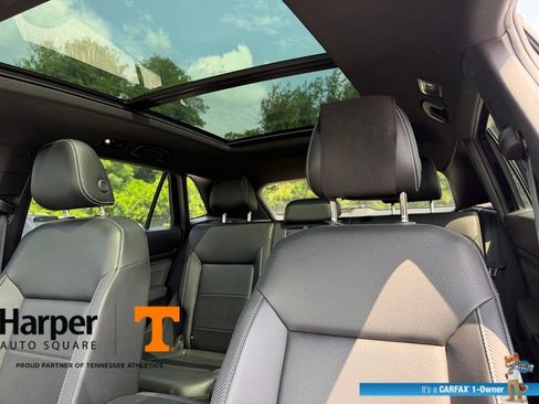 Used 2023 Volkswagen Atlas Cross Sport SE w/ Panoramic Sunroof Package AWD/4WD image 12