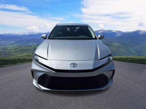 Used 2026 Toyota Camry LE FWD image 9