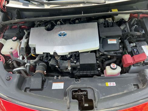 Used 2018 Toyota Prius Prime Premium FWD image 15