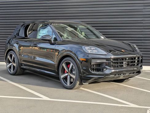 New 2026 Porsche Cayenne GTS image 7
