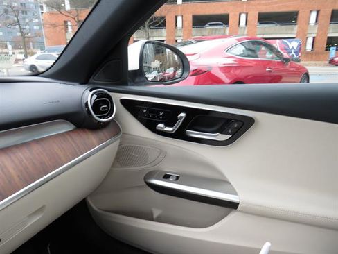 Used 2025 Mercedes-Benz C 300 4MATIC Sedan image 17
