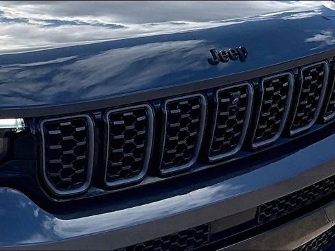 Used 2023 Jeep Grand Cherokee L Summit w/ High Altitude Package AWD/4WD image 28