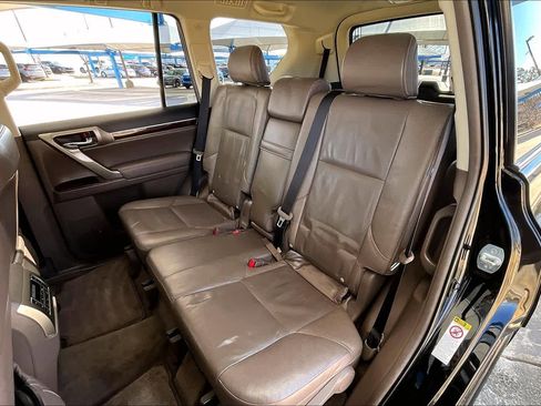 Used 2016 Lexus GX 460 w/ Premium Package image 19