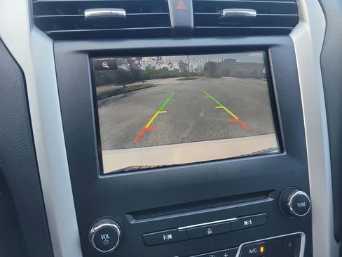 Used 2016 Ford Fusion SE image 26