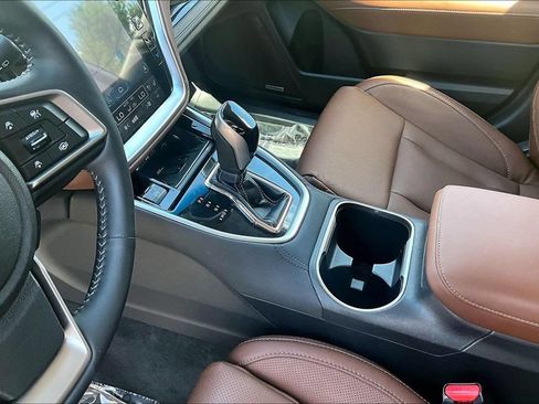 Used 2020 Subaru Outback Touring XT AWD/4WD image 17