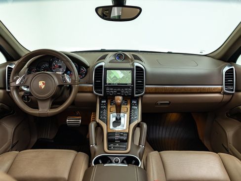 Used 2014 Porsche Cayenne S image 24