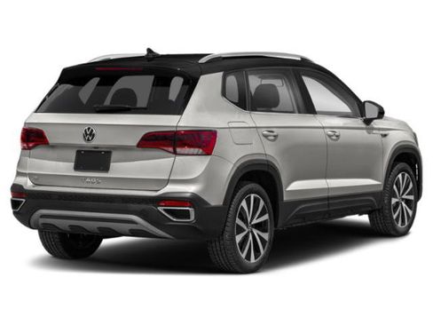 Used 2023 Volkswagen Taos SE w/ Black Wheel Package AWD/4WD image 2