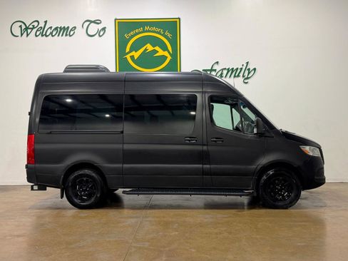 Used 2019 Mercedes-Benz Sprinter 2500 image 3