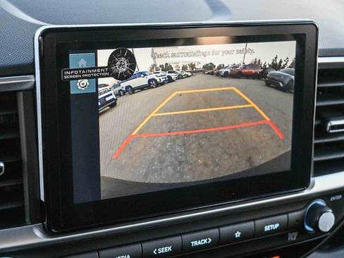 Used 2026 Hyundai Venue SEL FWD image 29
