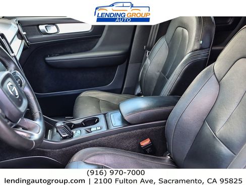 Used 2019 Volvo XC40 T5 Momentum image 15