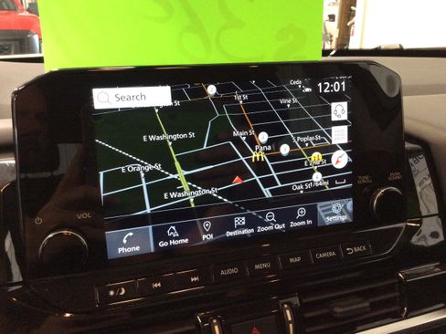 Used 2024 Nissan Pathfinder SL w/ Black Appearance Package image 27