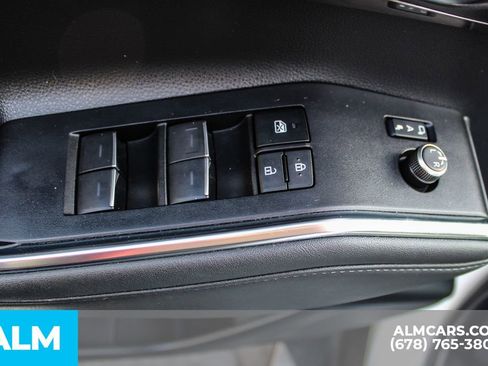Used 2023 Toyota Highlander Limited image 42