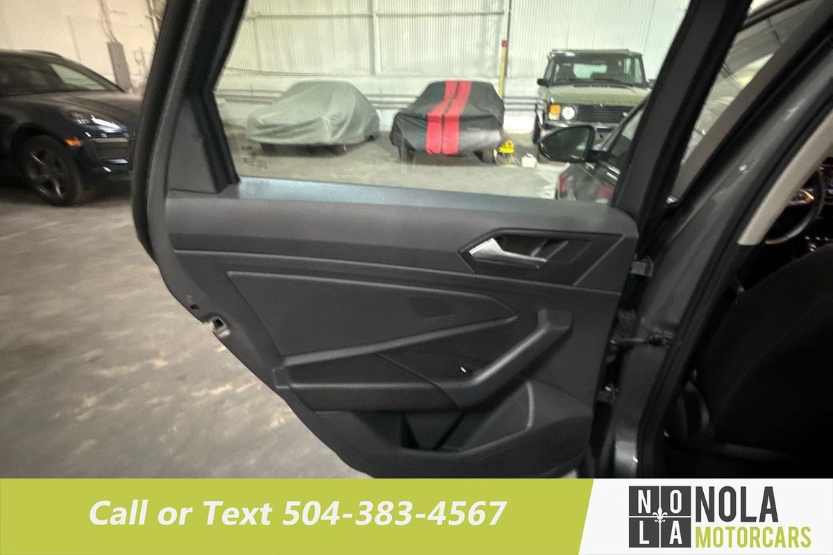 Used 2024 Volkswagen Jetta SE FWD image 24