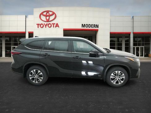 New 2026 Toyota Highlander XLE image 25