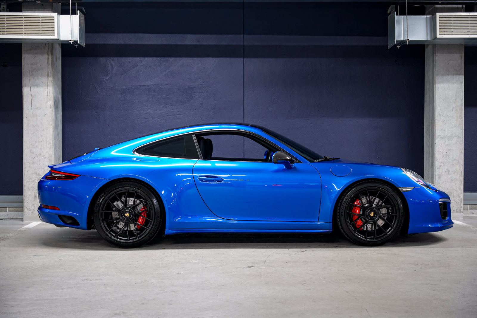 Used 2017 Porsche 911 Carrera GTS RWD image 2