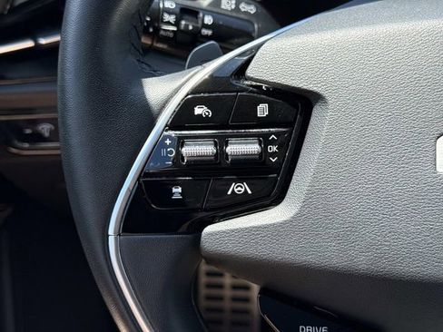 Used 2023 Kia Niro EX Touring FWD image 25
