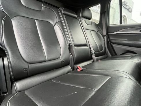 Used 2024 Jeep Grand Cherokee Limited AWD/4WD image 28