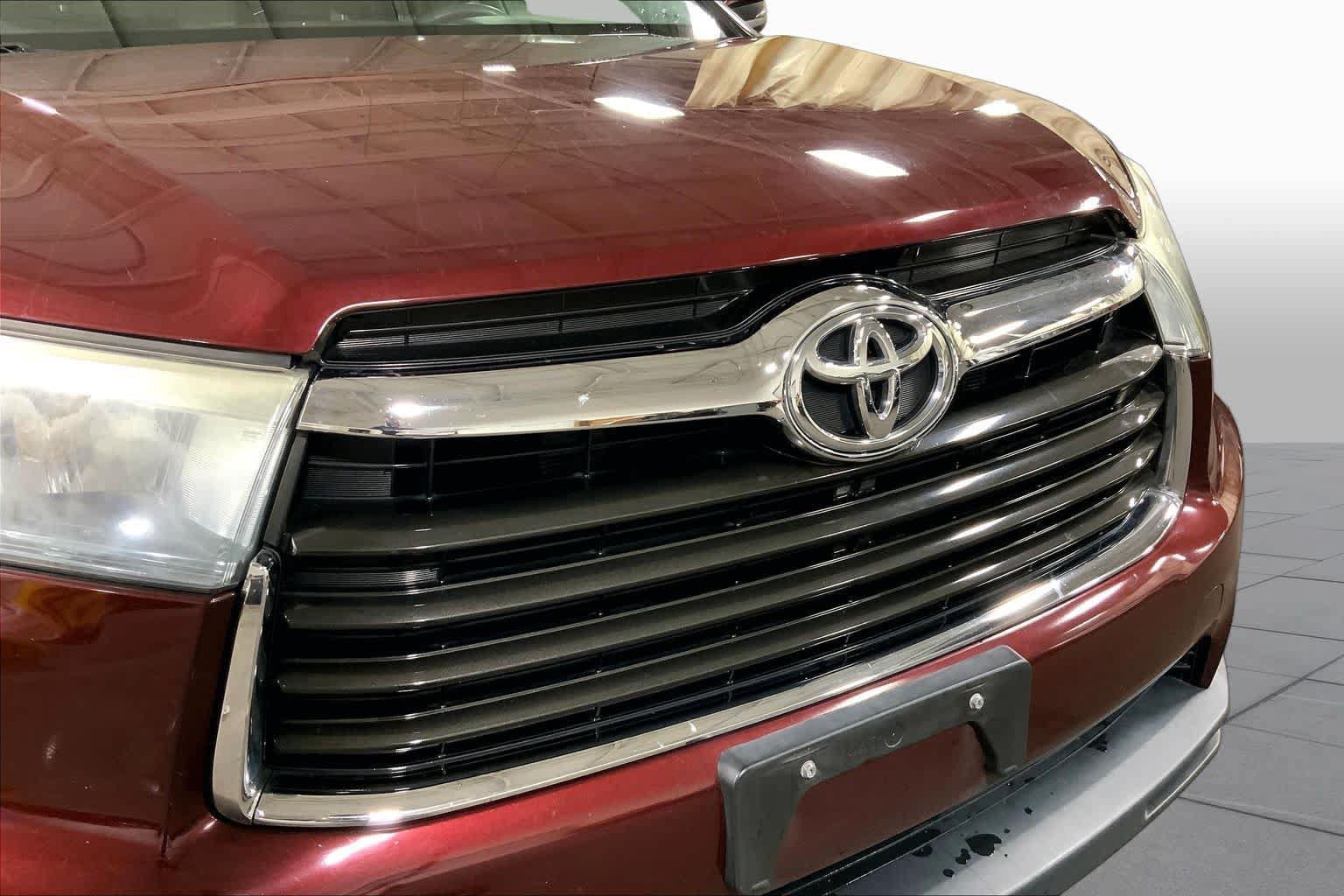 Used 2015 Toyota Highlander Plus AWD/4WD image 30
