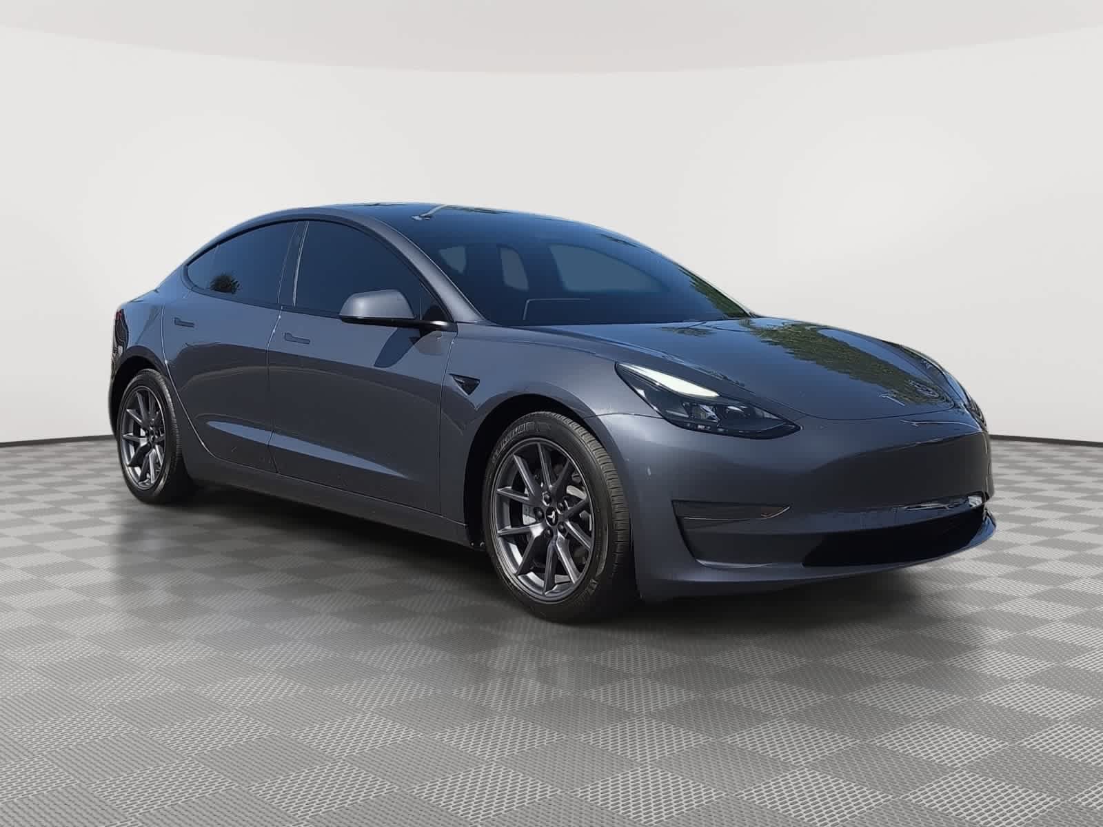 Used 2023 Tesla Model 3 Standard Range RWD image 3